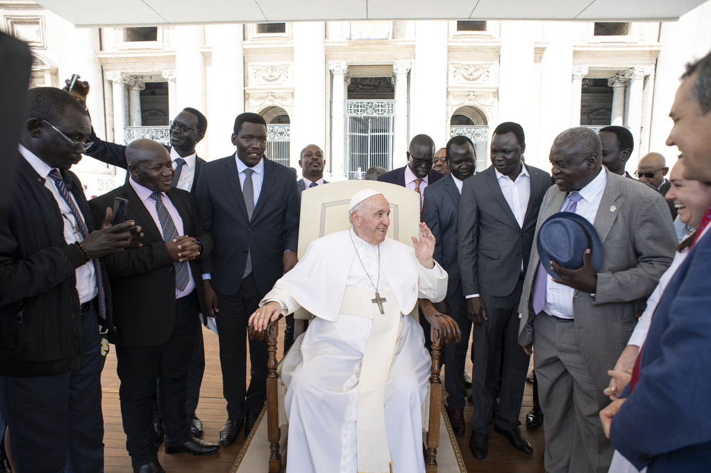 Una delegació de Sudan del Sud, que es troba a Roma per continuar les converses de pau amb Sant'Egidio, es reuneix amb el papa Francesc