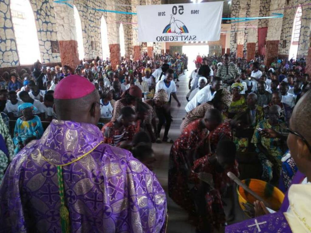 “I poveri sono la pietra angolare per il cambiamento della società”. A Savè, città nel centro del Benin, si celebrano i cinquant’anni della Comunità di Sant’Egidio