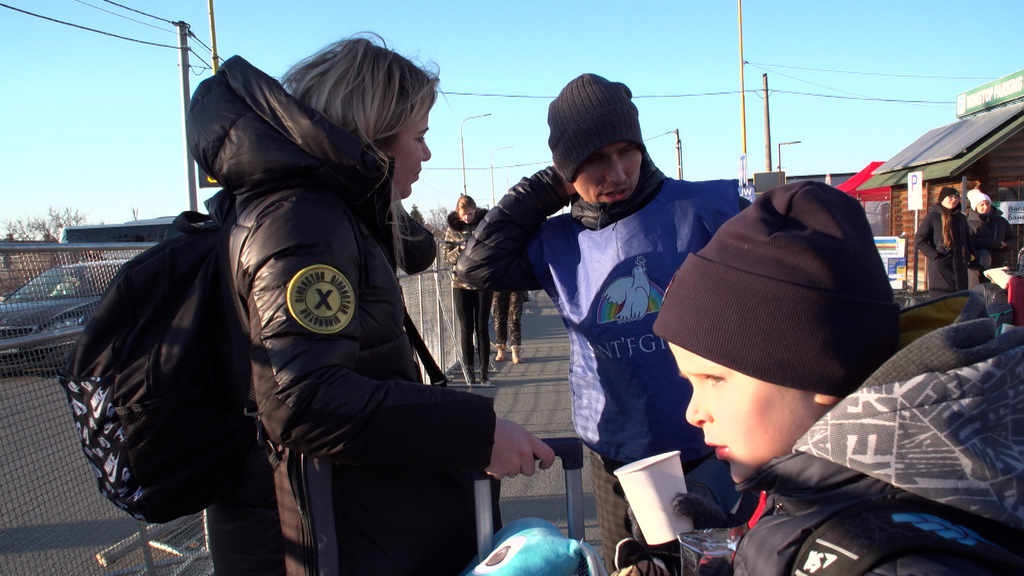 A Vysne Nemecke, a la frontera entre Eslovàquia i Ucraïna, Andrea Riccardi i la Comunitat Eslovaca es troben amb refugiats que fugen de la guerra