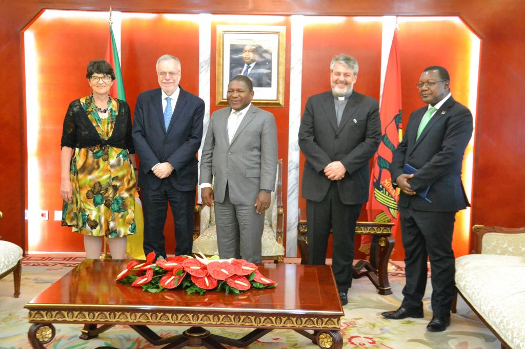 Mozambik: pertemuan antara Andrea Riccardi dan presiden Nyusi dan kunjungan ke pusat DREAM Zimpeto