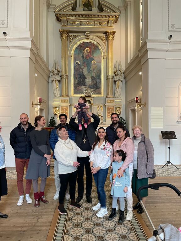 Innsbruck: Am Sonntag Laetare wurde die Freude durch den Besuch des Bischofs im Heim Wirklichkeit