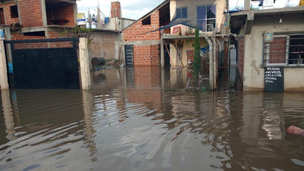 Overstromingsramp in de wijken van Groot Buenos Aires: we werken eraan de door het water geïsoleerde huizen te bereiken