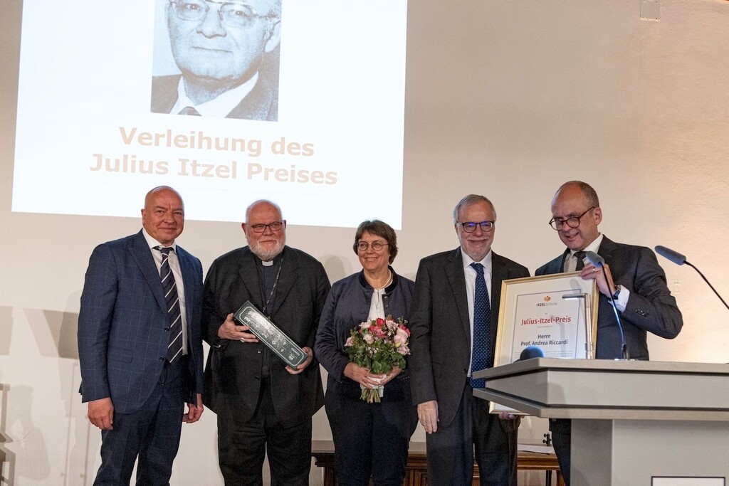 München: Itzel-Preis an Andrea Riccardi verliehen für den humanitären Einsatz und die Vermittlung in Konfliktsituationen