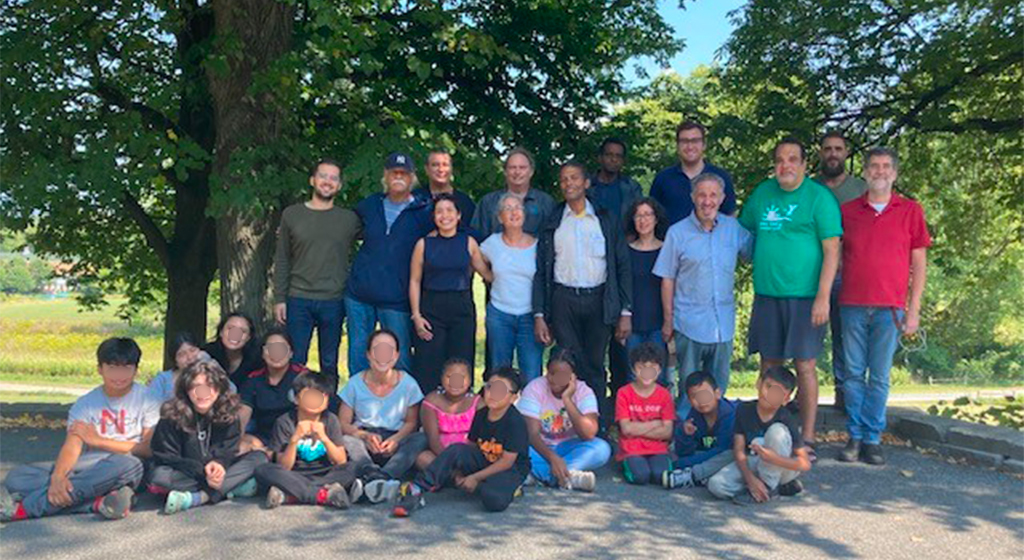 Un week-end avec les amis sans-abri et les enfants de l'Ecole de la paix dans le bois de Warwick, près de New York