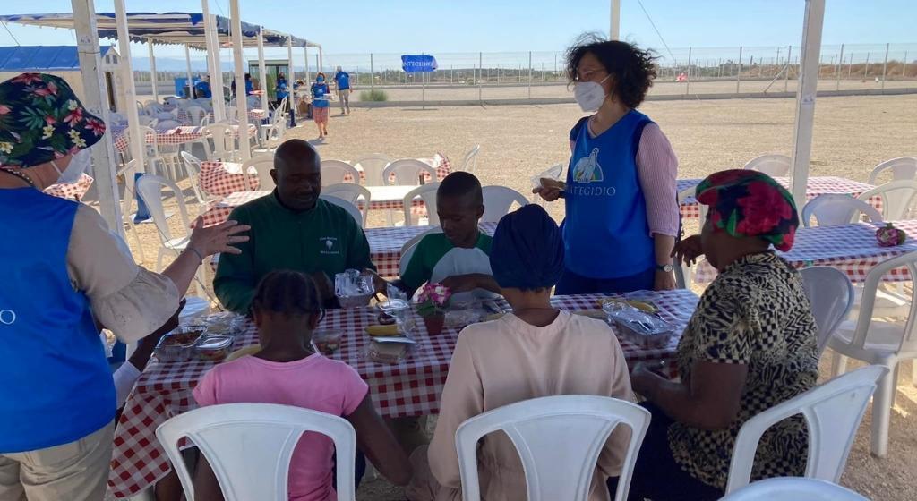 Em Chipre, no campo de refugiados de Pournara, o Restaurante Sant'Egidio abriu. Sob as Tendas da Amizade acolherá os migrantes durante todo o mês de Agosto
