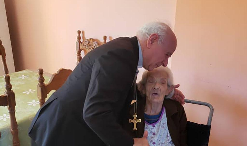 A Cuba Vincenzo Paglia visita la casa famiglia per anziani di Sant'Egidio