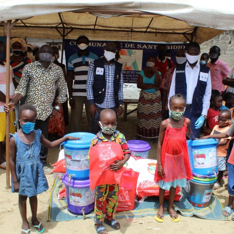 Coronavirus: Kampagne der Sensibilisierung und Hilfsmaßnahmen von Sant'Egidio in der Peripherie von Abidjan in der Elfenbeinküste