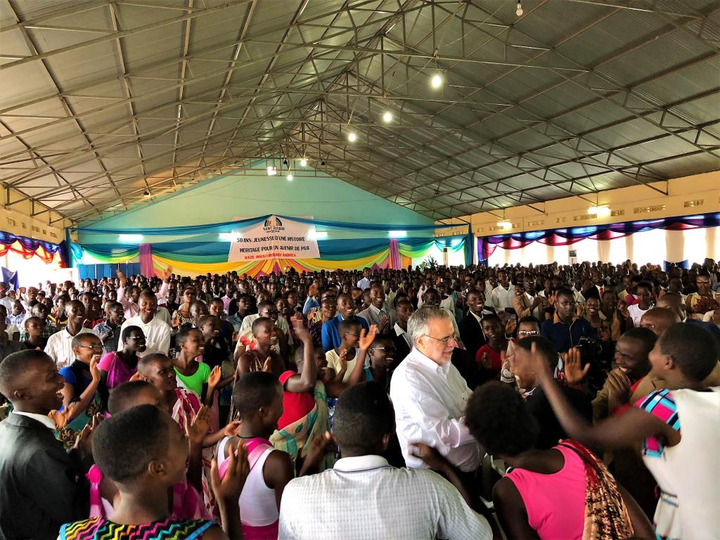 Gran entusiasmo en Burundi por la visita de Andrea Riccardi con motivo del 50 aniversario de Sant’Egidio