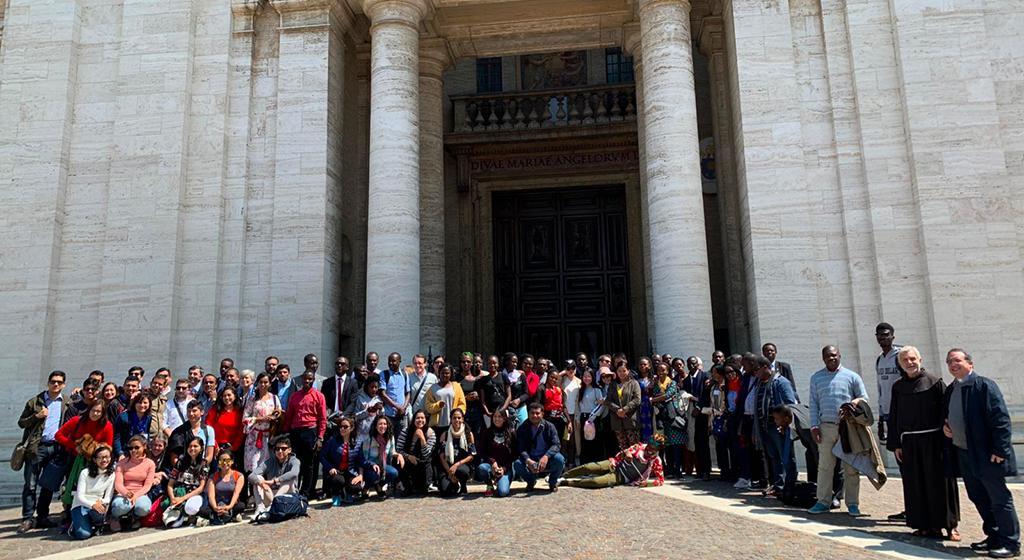 En Asís siguiendo los pasos de San Francisco: la peregrinación del encuentro internacional de las Comunidades de Sant'Egidio