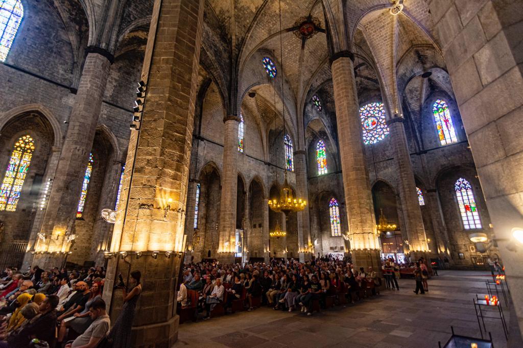 Per i 55 anni di Sant'Egidio una liturgia nella basilica di Santa Maria del Mar a Barcellona presieduta da mons. Vincenzo Paglia