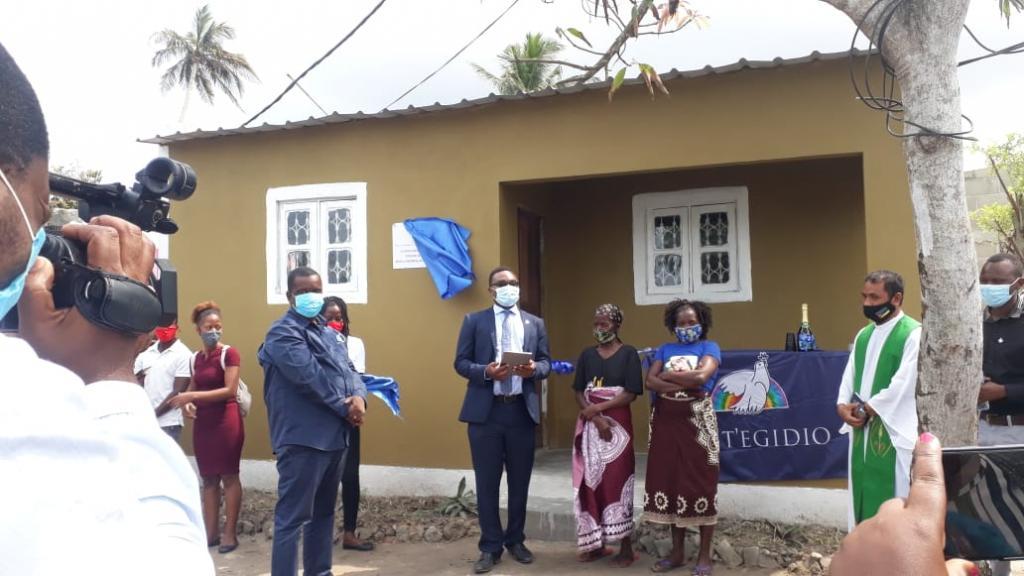 Para la fiesta de Sant'Egidio en Mozambique, el mejor regalo es para los ancianos: tres nuevas viviendas en Beira
