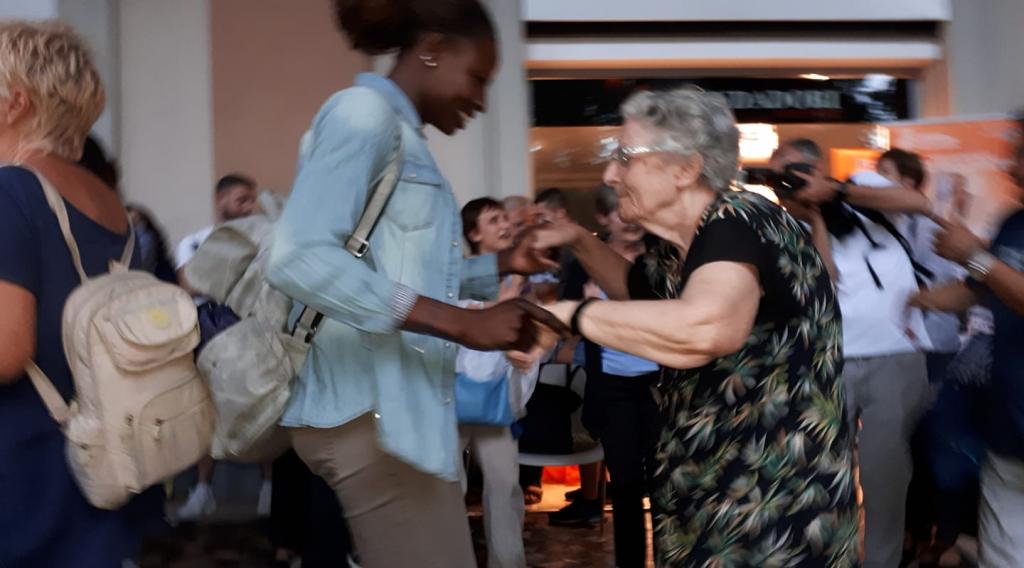 Ferragosto: in decine di città immigrati e anziani celebrano l’integrazione - Un ricordo particolare per Genova