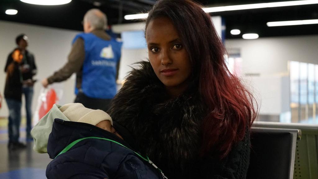 Esta mañana han llegado al aeropuerto romano de Fiumicino 85 refugiados del Cuerno de África con los corredores humanitarios