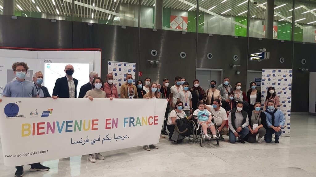 Nuevo acuerdo para corredores humanitarios en Francia: tres familias de refugiados sirios son recibidas en París