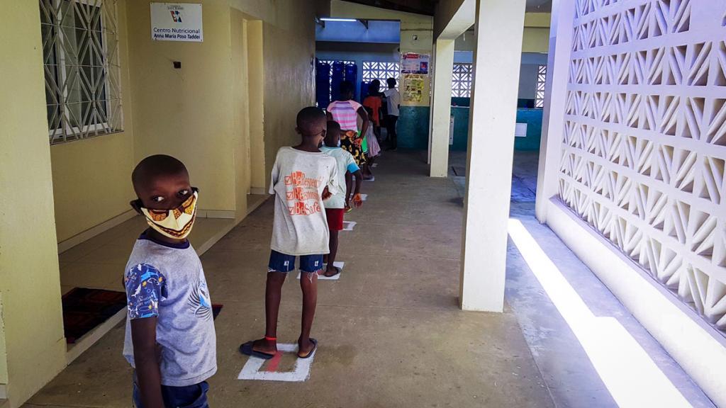 Essen, Schule und Gesundheit in Afrika: Kampf gegen das Virus und die Unterernährung von Kindern im DREAM-Zentrum von Beira