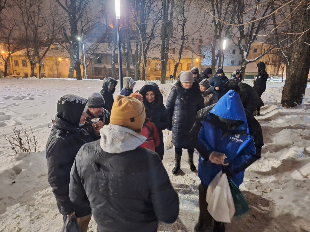 We Lwowie co wieczór przedstawiciele Sant'Egidio wychodzą na ulice, aby nieść jedzenie i pomoc tym, którzy są bezdomni i szukają schronienia