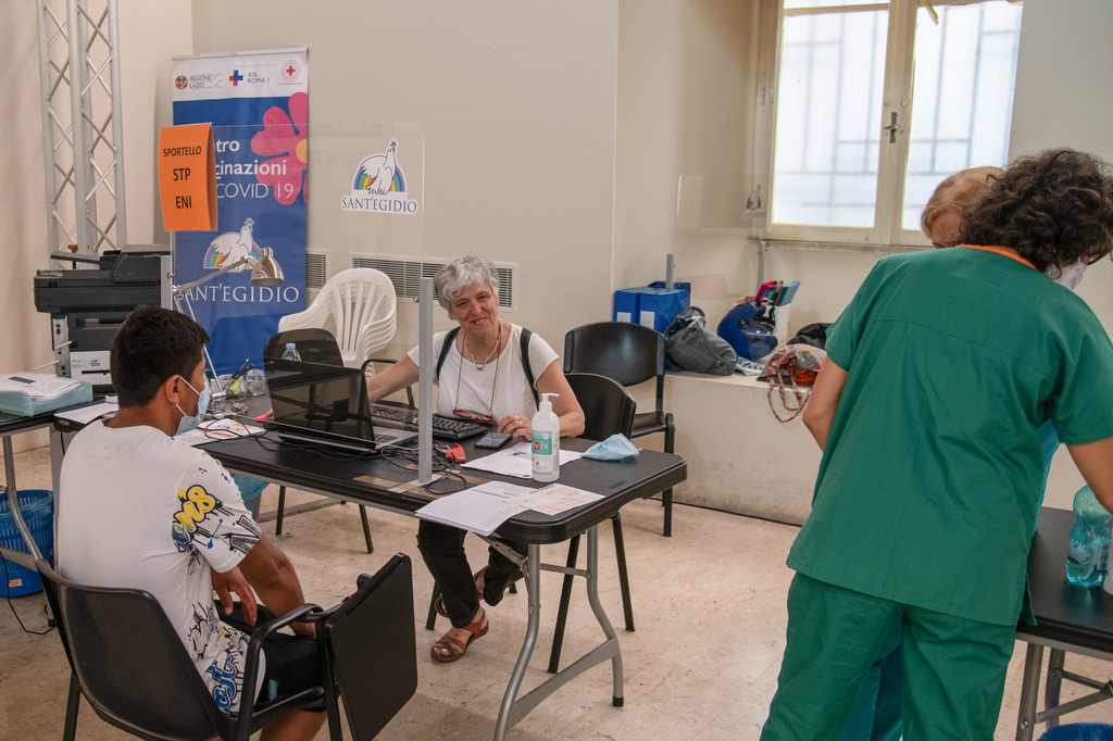 Le centre de santé de Sant'Egidio fête ses deux ans d'activité: grâce à la généreuse contribution de médecins et de bénévoles, des milliers de personnes fragiles ont été orientées vers des parcours de soins appropriés
