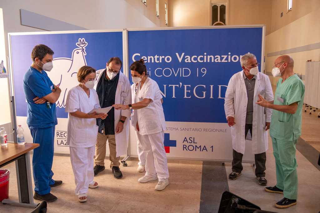 把最好的给予那些一无所有的人：圣艾智德团体疫苗接种中心无偿帮助有需要的人