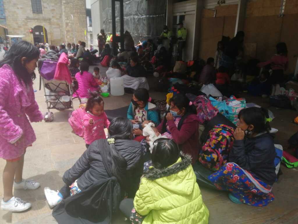 Sant'Egidio in Kolumbien organisiert solidarische Hilfen für Indigene, die Opfer von gewalttätigen Gruppen wurden und von ihrem Land vertrieben werden