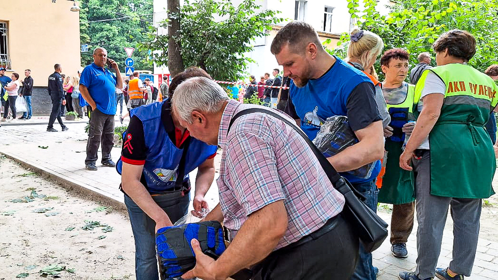 乌克兰： 圣艾智德团体援助被导弹击中的利沃夫区