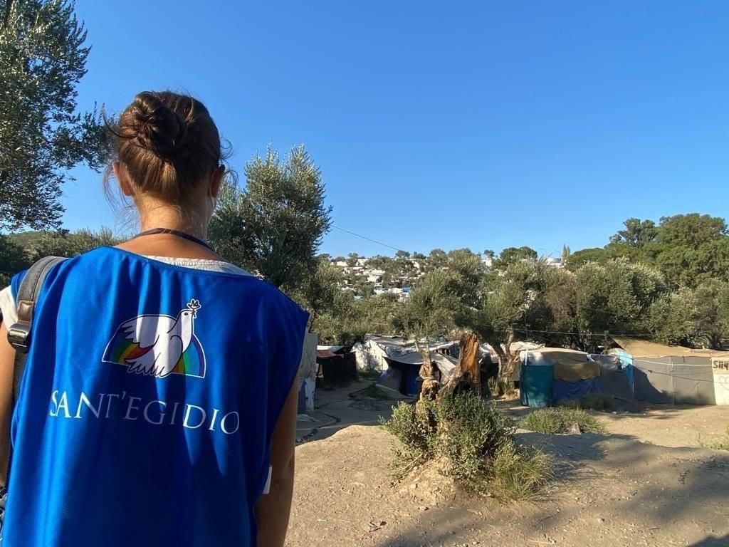 Estiu de Sant'Egidio a Lesbos: escola de la pau, cursos d'anglès, restaurant solidari i una amistat que mai s'acaba