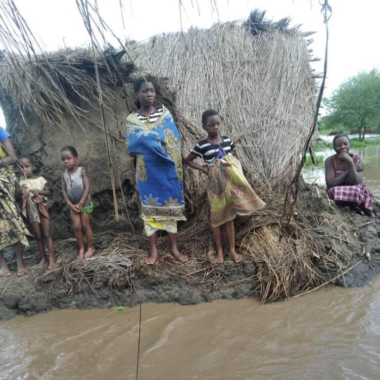 Ciclone Ana in Africa: anche in Malawi Sant'Egidio nel distretto di Chiwawa risponde alla domanda di cibo