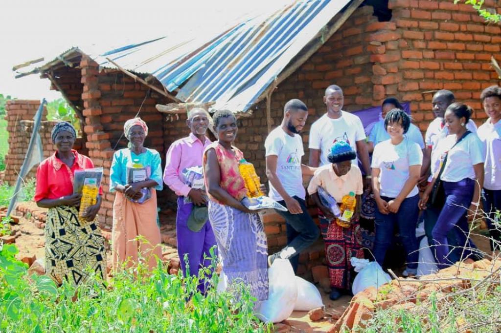 Malawi: terancam kelaparan setelah diterjang Topan Idai. Di desa hanya tersisa lansia dan mereka sangat membutuhkan makanan