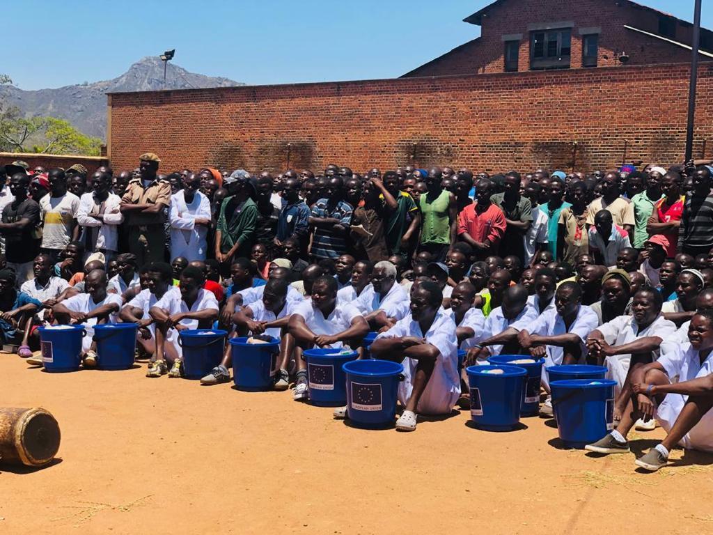 Kulturelle Veranstaltung und Solidarität im Hochsicherheitsgefängnis von Zomba, Malawi, zum Welttag gegen die Todesstrafe