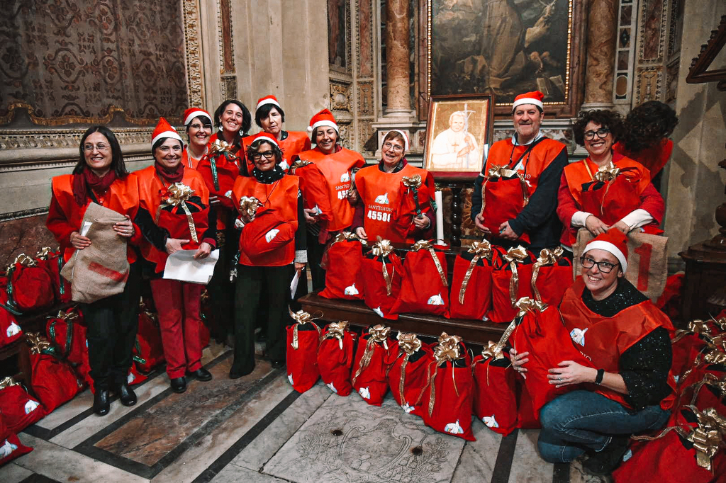 Un Natale di solidarietà e pace, da Roma al mondo intero. Le prime immagini del pranzo di Natale a Santa Maria in Trastevere