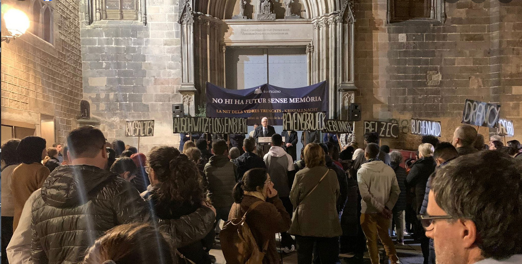 A march in Barcelona commemorates the anti-Jewish pogrom of 9 November 1938, known as the 'Night of the Crystals'.