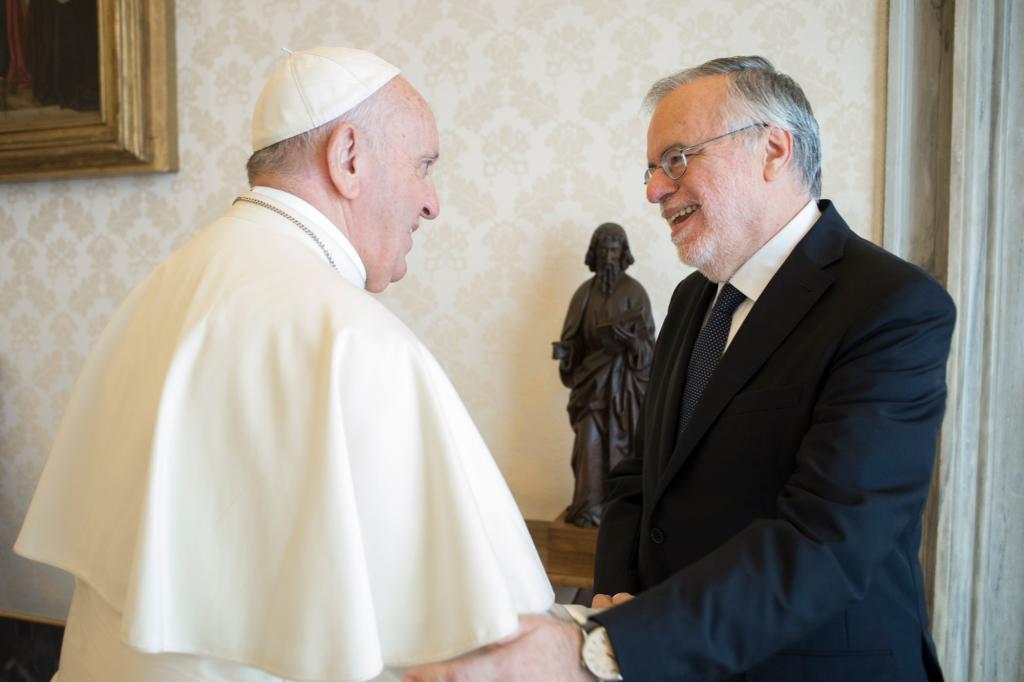 El papa Francesc rep en audiència a Andrea Riccardi