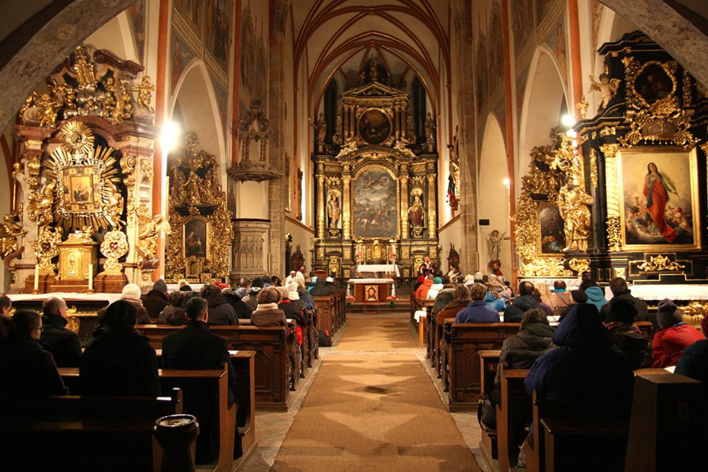 Liturgia in memoria di chi è morto per la strada nella Repubblica Ceca, con il cardinal Duka, arcivescovo di Praga