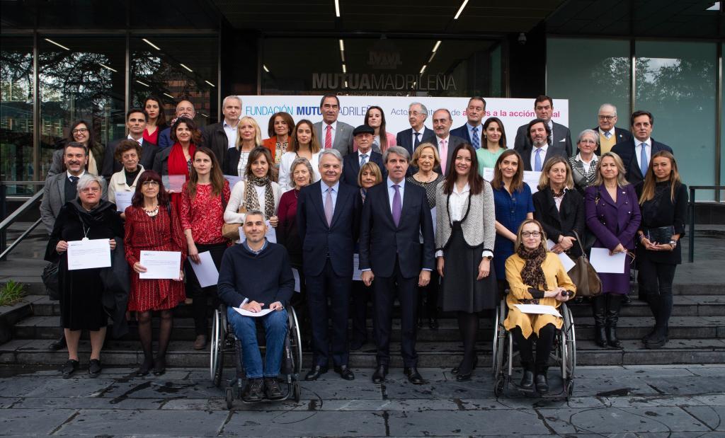 Jóvenes por la Paz de Madrid y Barcelona reciben el premio 