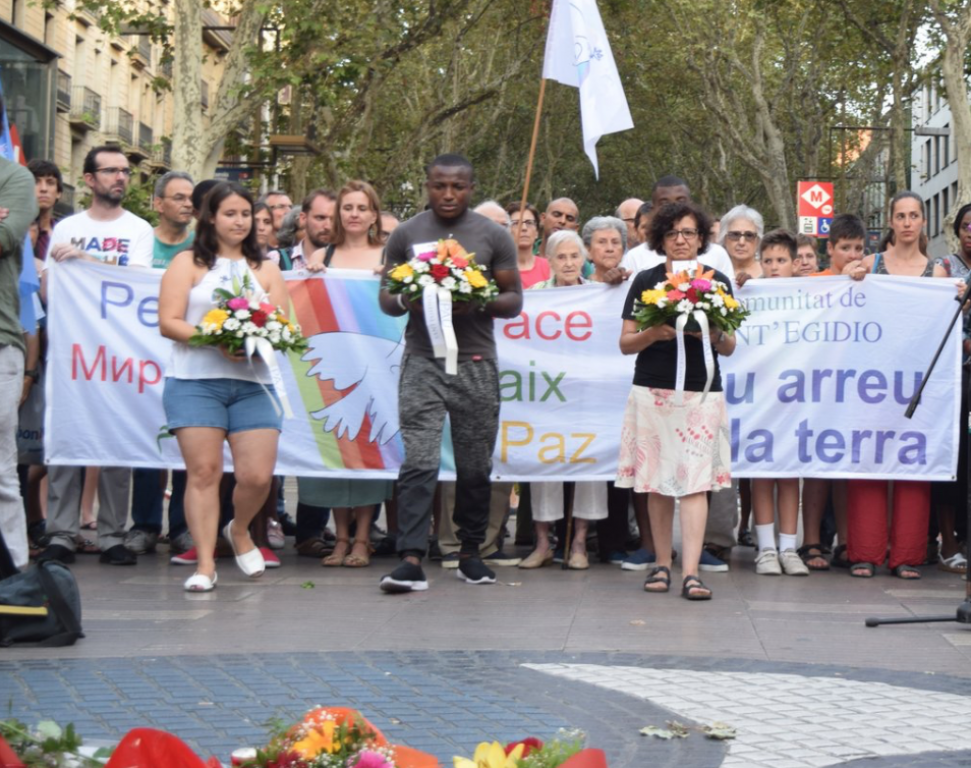 Een jaar na de verschrikkelijke aanslag op de Ramblas in Barcelona: herdenking van de slachtoffers en gebed voor de vrede