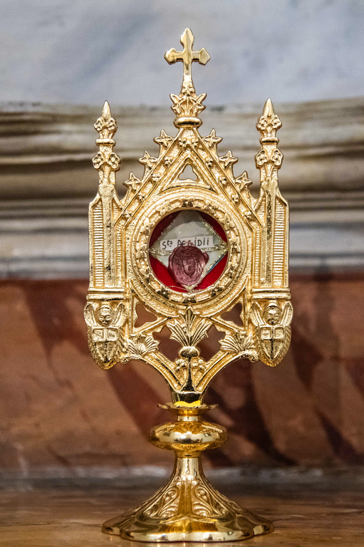 A relic of Sant'Egidio presented to the Church that gives the Community its name. Marco Impagliazzo: 