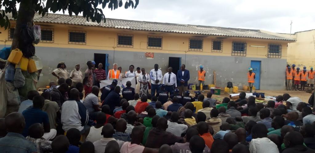 Humanisierung der Gefängnisse in Mosambik: Grundsteinlegung für die Krankenabteilung im Gefängnis von Tete