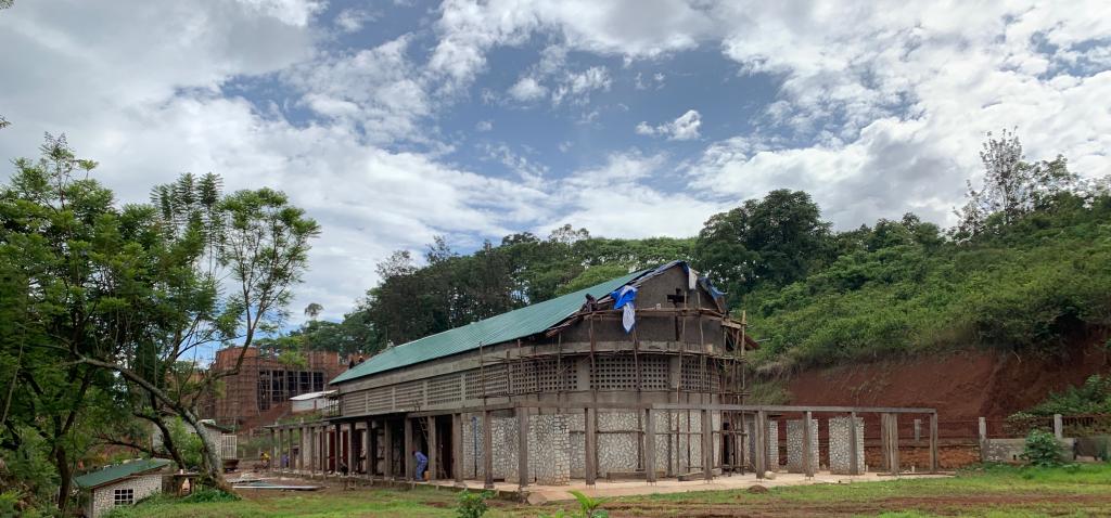 In Bukavu wurde ein neues Haus für die Gemeinschaft. Es erinnert an die Arche Noah und ist ein Ort der Freundschaft für alle und vor allem für die Armen