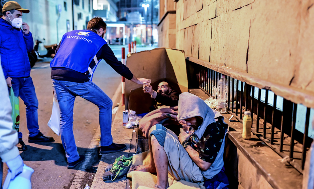 The Guardian: Deaths among Rome's rough sleepers surge as shelters turn many away due to Covid