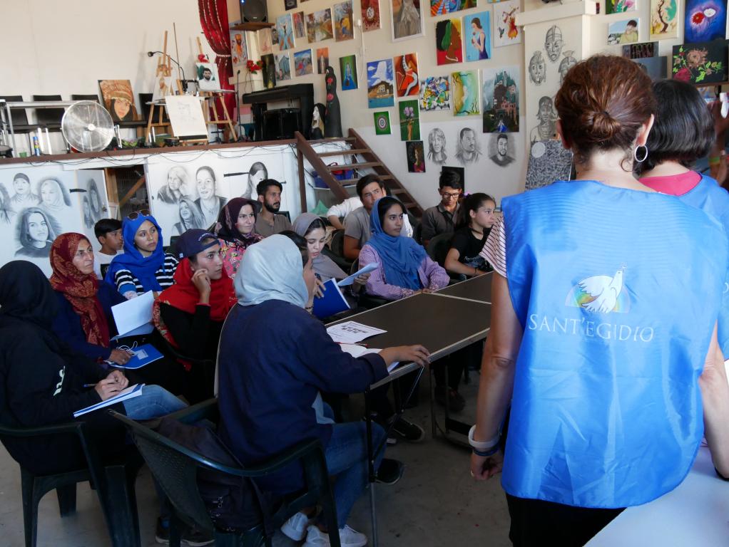 School van Vrede en Engelse les voor de vluchtelingen op Lesbos, vertellen de vrijwilligers van #santegidiosummer