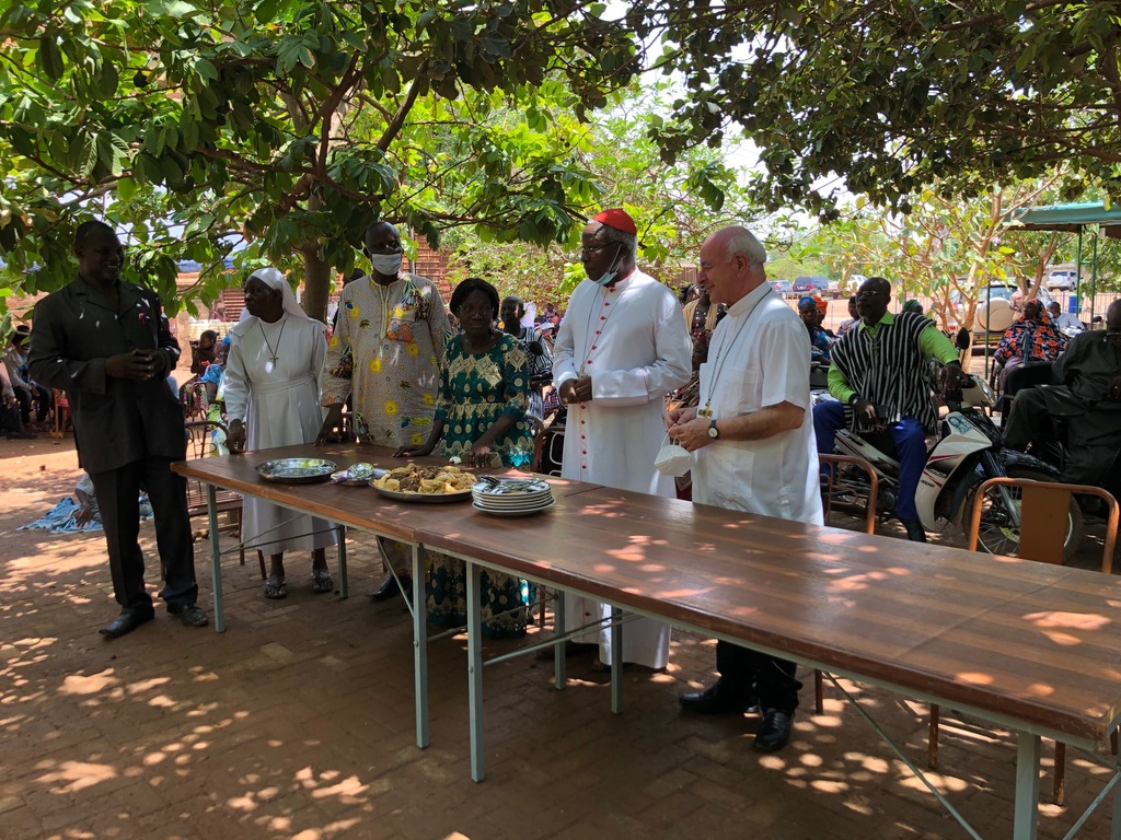 Dialog, Frieden und Einsatz für das BRAVO!-Progamm, Themen bei Besuch von Erzbischof Vincenzo Paglia in Ouagadougou