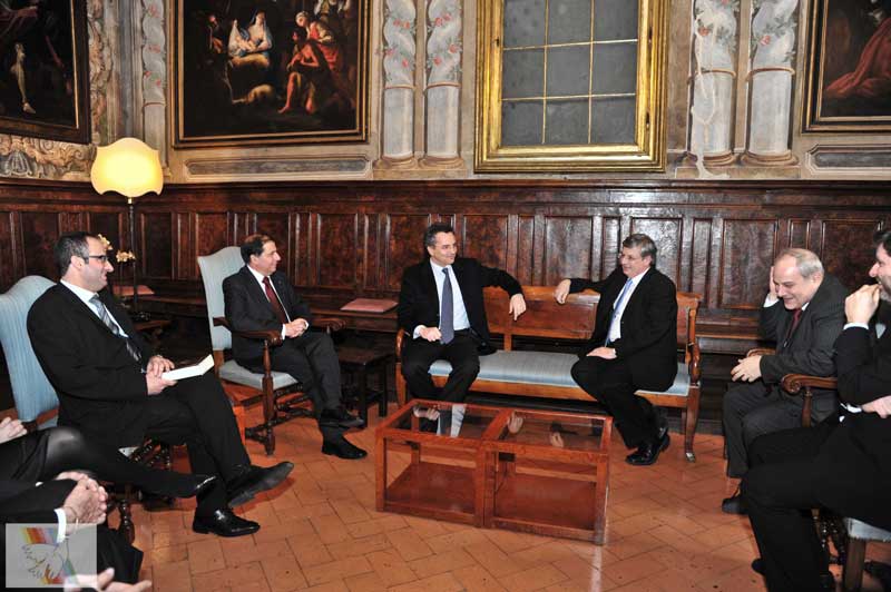 Un momento di colloquio nel corso della visita del Presidente della Repubblica di Malta a Sant'Egidio