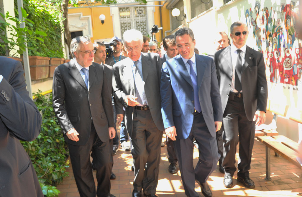 La visita del Presidente del Consiglio Mario Monti alla mensa per i poveri della Comunità di Sant'Egidio