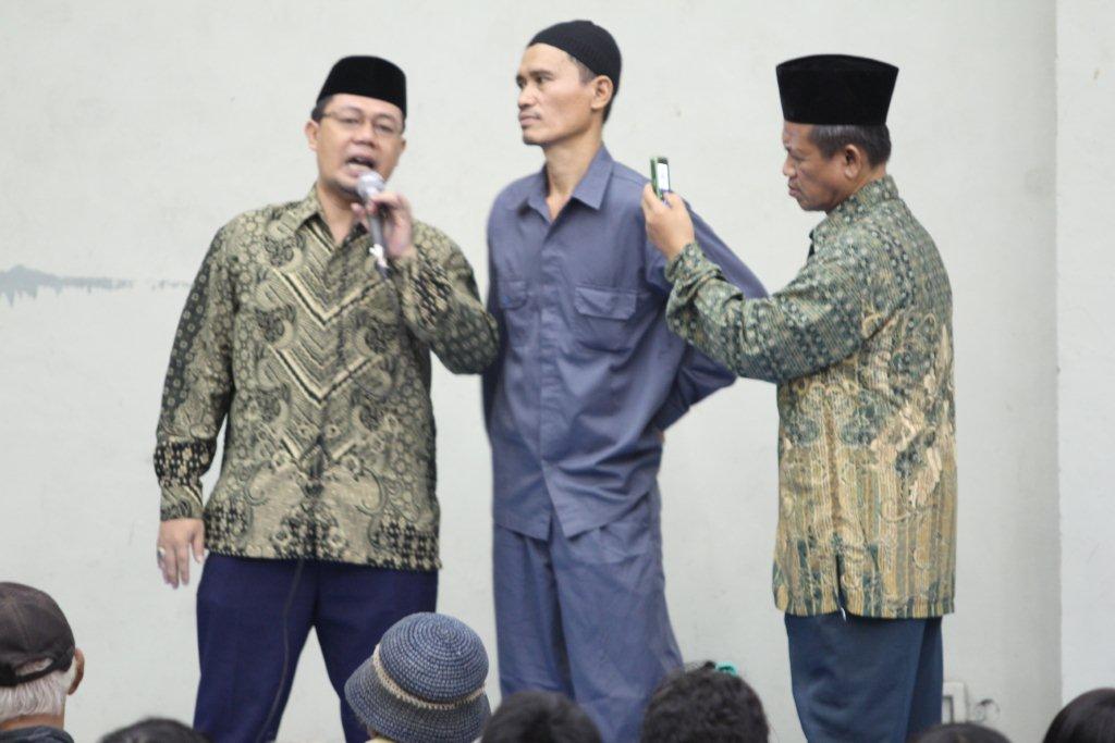 Jakarta, Indonesia, cene di solidarietà per la fine del Ramadan