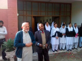 Comunità di Sant'Egidio - Consegna attrezzature mediche all'ospedale di Saragodha in Pakistan, gennaio 2014