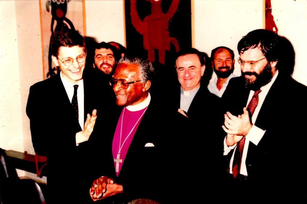 Sant'Egidio fondly remembers Archbishop Desmond Tutu, a man of peace, who passed away this morning in Capetown at the age of 90
