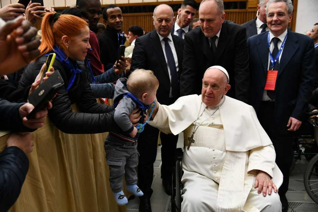 Das Volk der humanitären Korridore begegnet Papst Franziskus