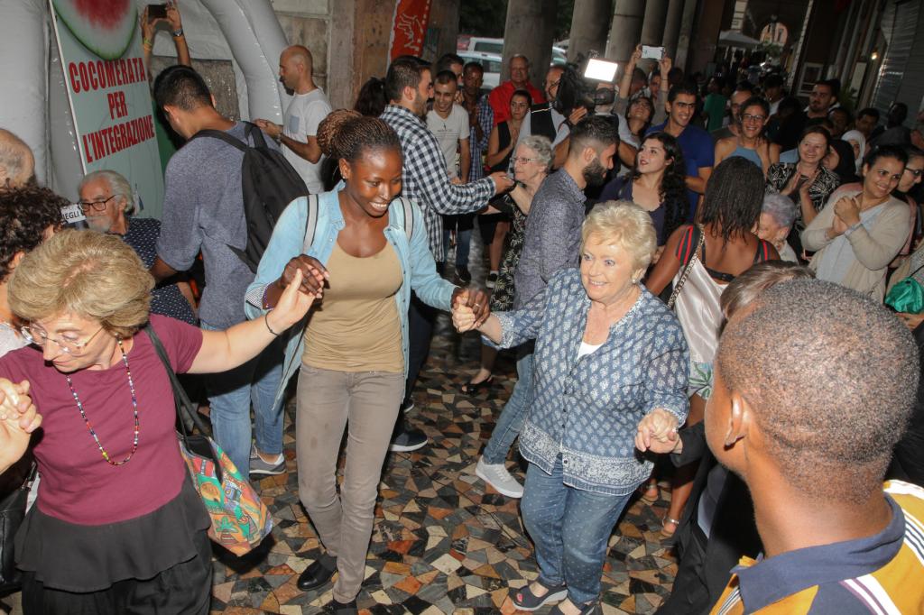 15-Août : dans des dizaines de villes, immigrés et personnes âgées célèbrent l'intégration - Une pensée particulière pour Gênes