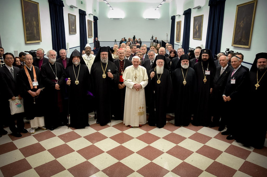 A Comunidade de Sant'Egidio associa-se aos pêsames e às orações da Igreja universal pela morte de Bento XVI, da qual se lembra com afecto e gratidão