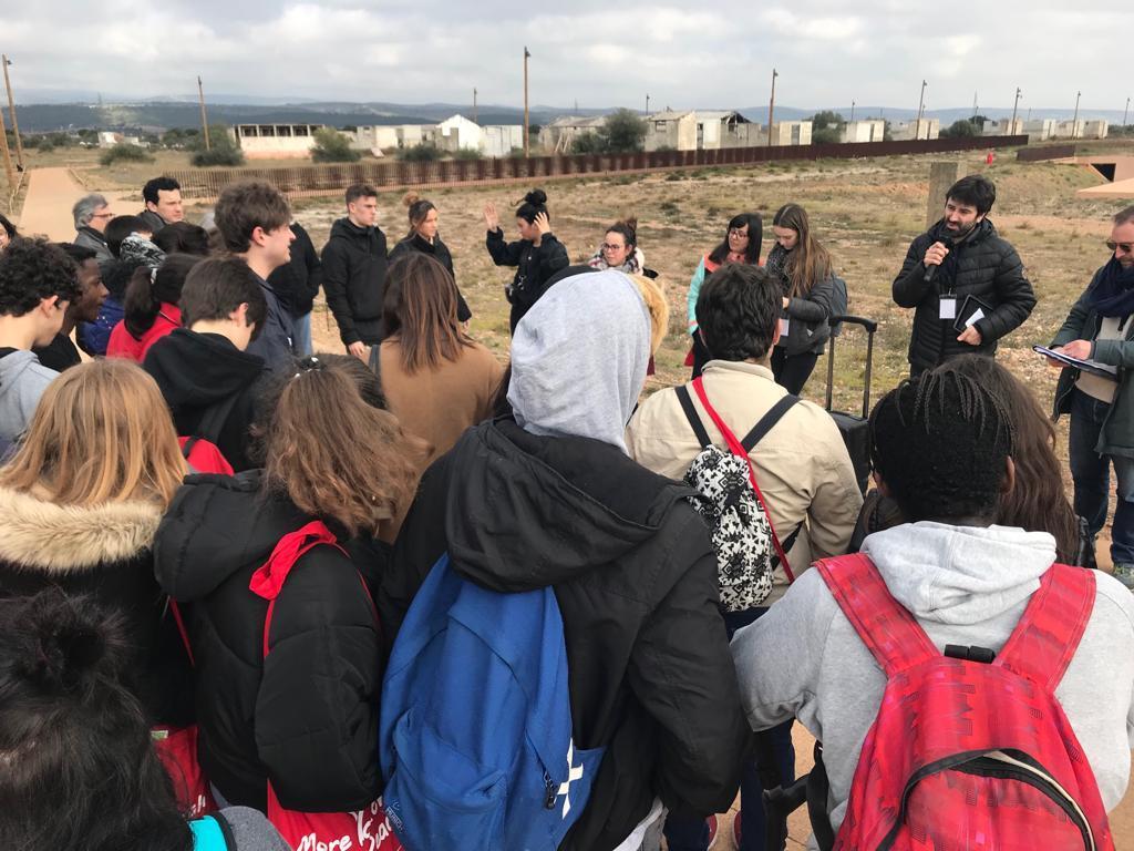 Des Jeunes pour la Paix de l'Espagne en route vers le grand rassemblement de Global Friendship: une rencontre pour rappeler les conflits du XXè siècle