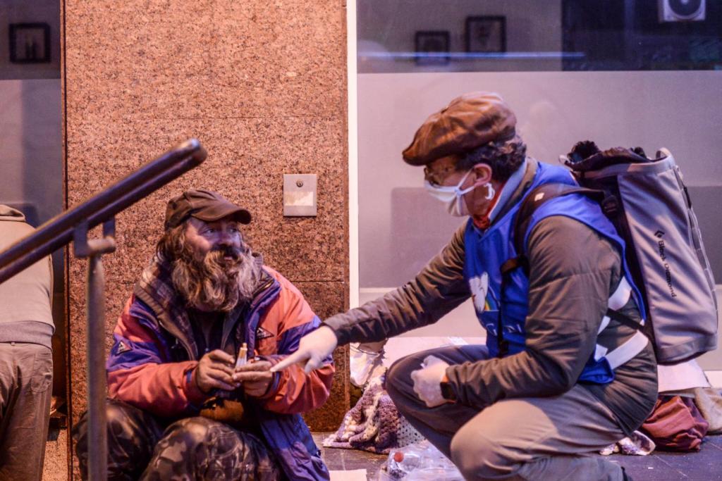 El frío también mata en Génova. Oración en recuerdo de Mario, amigo sin hogar, maestro de solidaridad